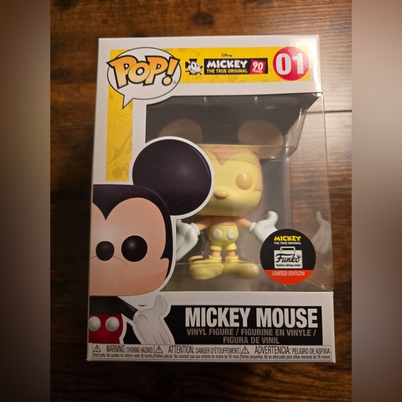 Funko Pop The True Original Mickey 90 Years #01 Yellow Figurine NEW - Picture 1 of 5